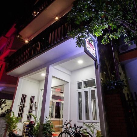 5.T Hostel Hue Esterno foto