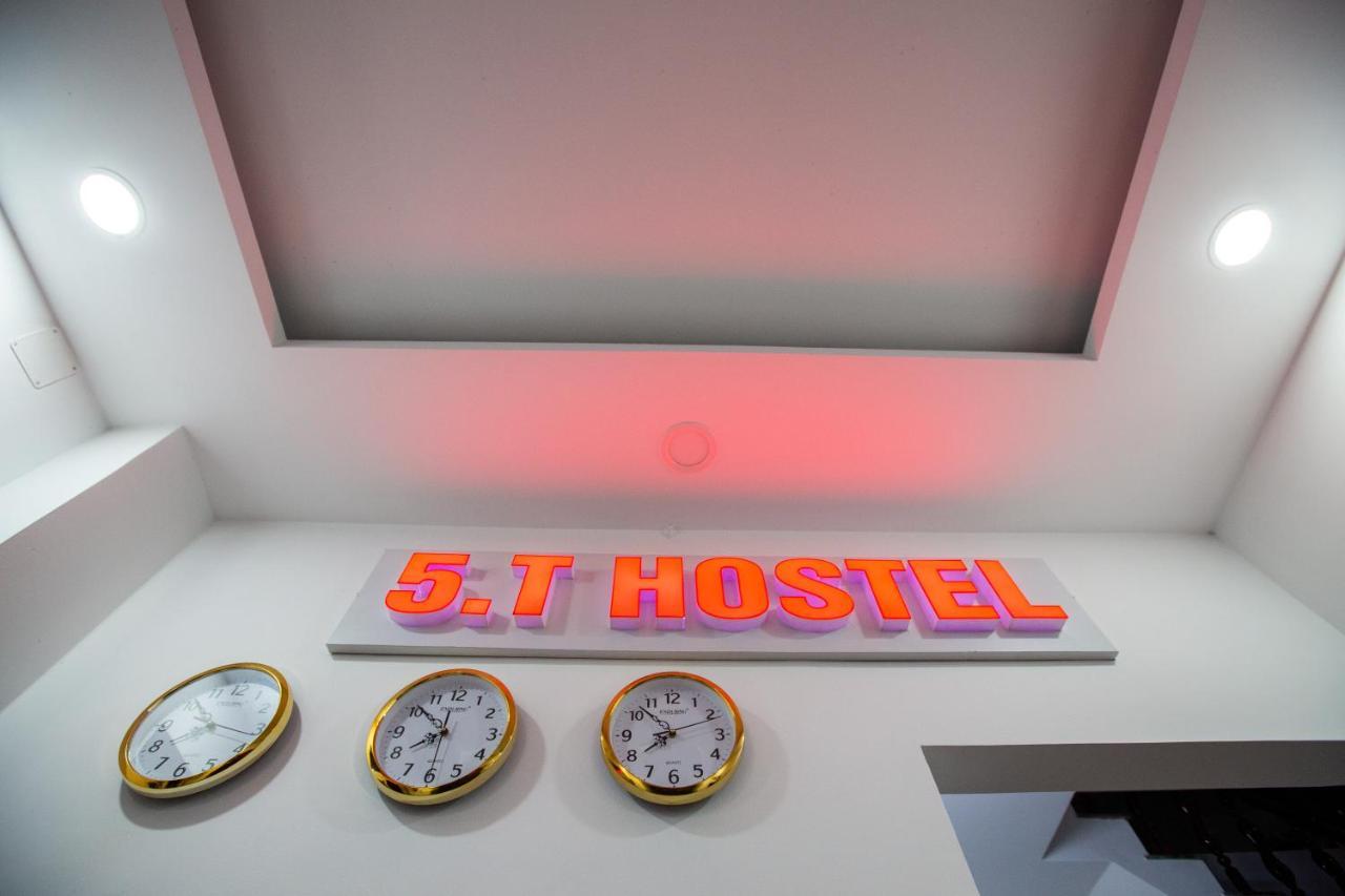 5.T Hostel Hue Esterno foto